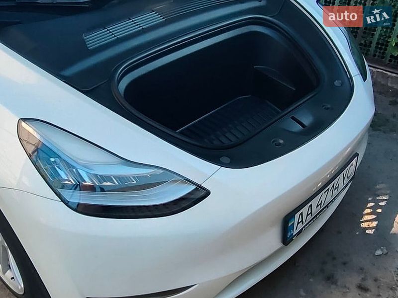 Позашляховик / Кросовер Tesla Model Y 2021 в Києві