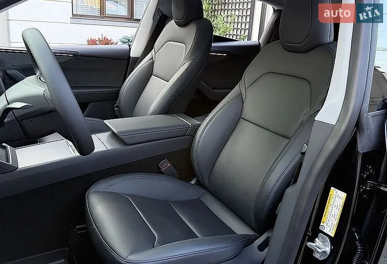 2025 Tesla Model Y - мініатюра 12