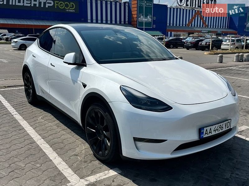 Tesla Model Y 2023