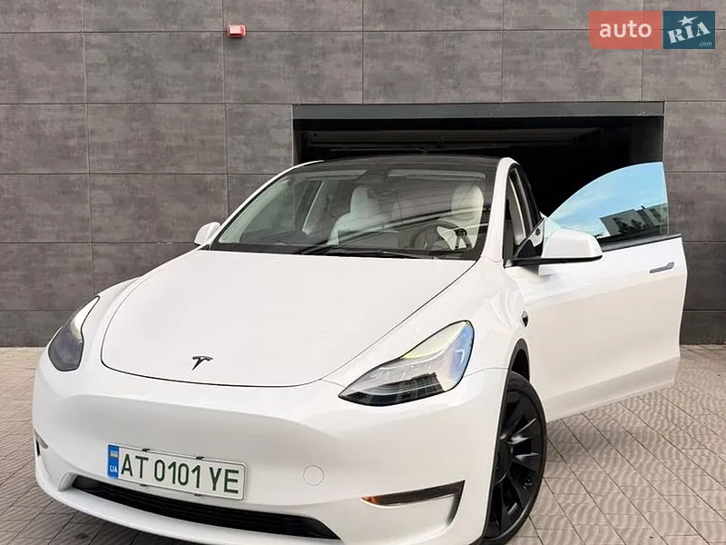 Tesla Model Y 2023