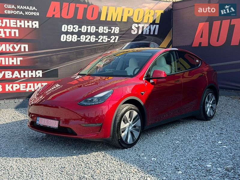 Tesla Model Y 2024