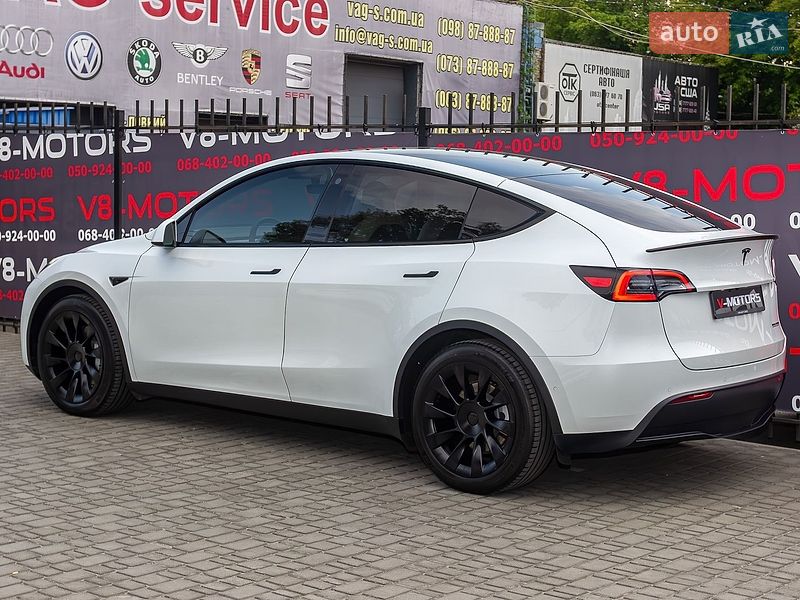 Позашляховик / Кросовер Tesla Model Y 2022 в Києві фото 9 Позашляховик / Кросовер Tesla Model Y 2022 в Києві