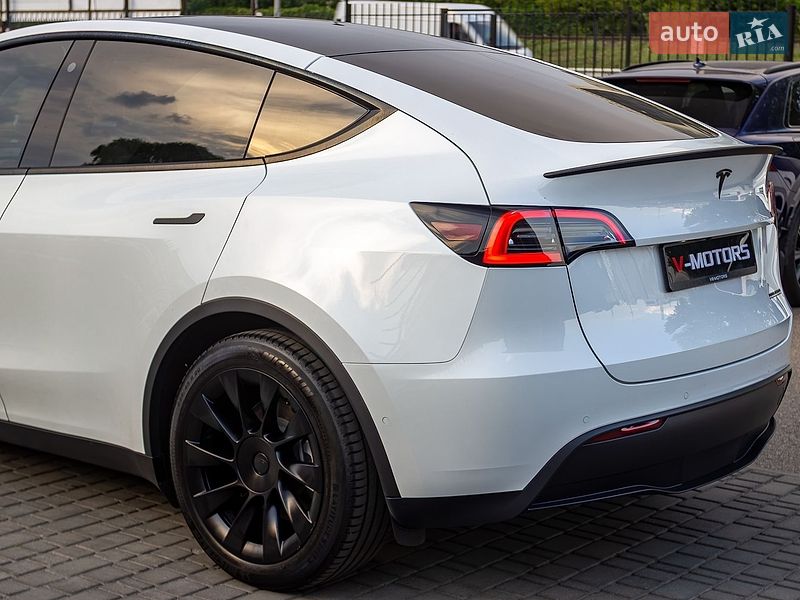 Позашляховик / Кросовер Tesla Model Y 2022 в Києві фото 13 Позашляховик / Кросовер Tesla Model Y 2022 в Києві