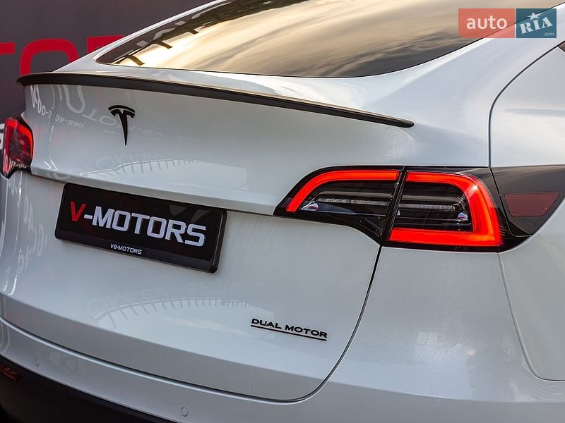 Позашляховик / Кросовер Tesla Model Y 2022 в Києві фото 14 Позашляховик / Кросовер Tesla Model Y 2022 в Києві