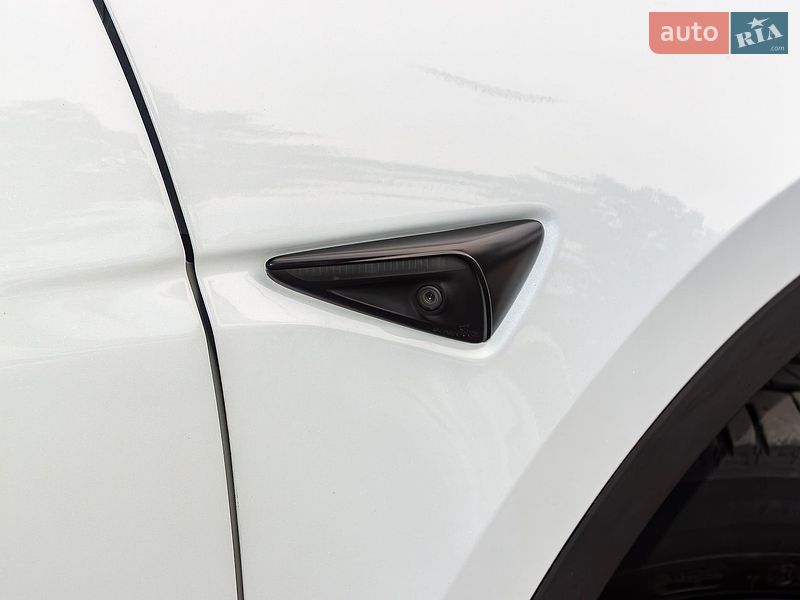 Позашляховик / Кросовер Tesla Model Y 2022 в Києві фото 17 Позашляховик / Кросовер Tesla Model Y 2022 в Києві