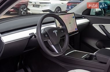 Позашляховик / Кросовер Tesla Model Y 2022 в Києві фото 21 Позашляховик / Кросовер Tesla Model Y 2022 в Києві