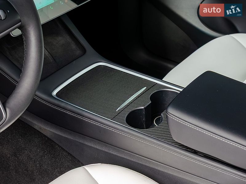 Позашляховик / Кросовер Tesla Model Y 2022 в Києві фото 26 Позашляховик / Кросовер Tesla Model Y 2022 в Києві