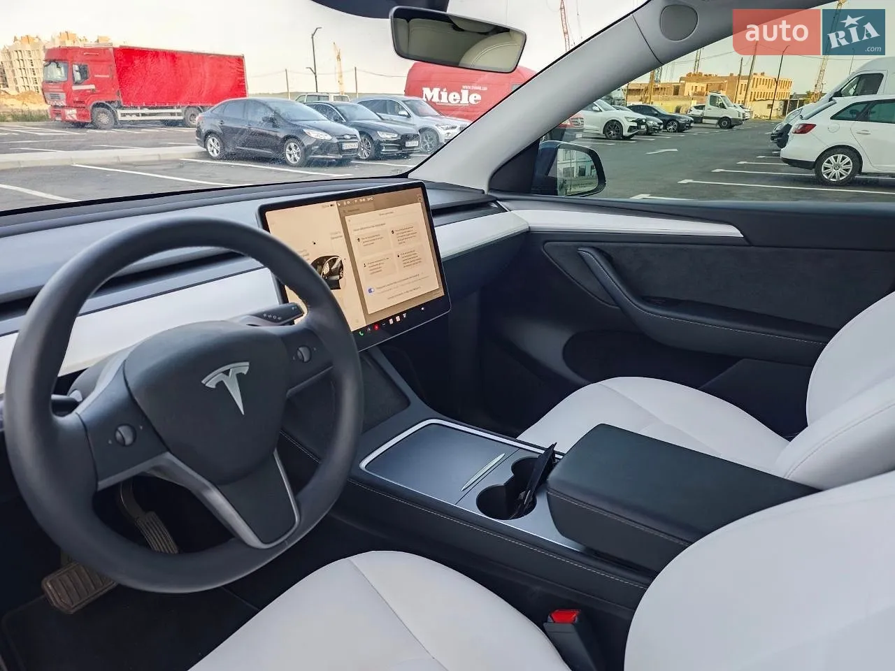 2024 Tesla Model Y - мініатюра 3