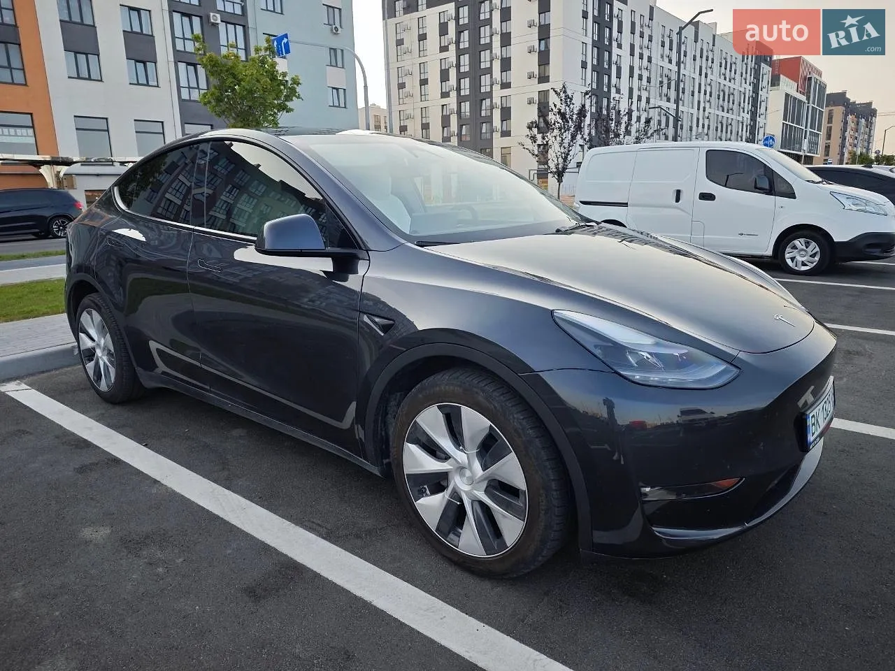2024 Tesla Model Y - мініатюра 8