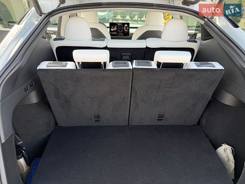 Tesla Model Y 2023 Tesla Model Y 2023