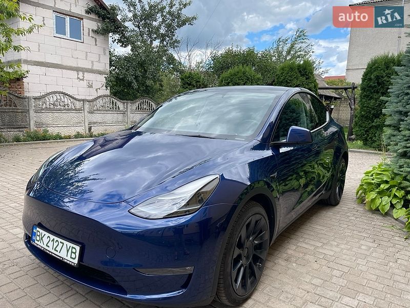 Tesla Model Y 2023