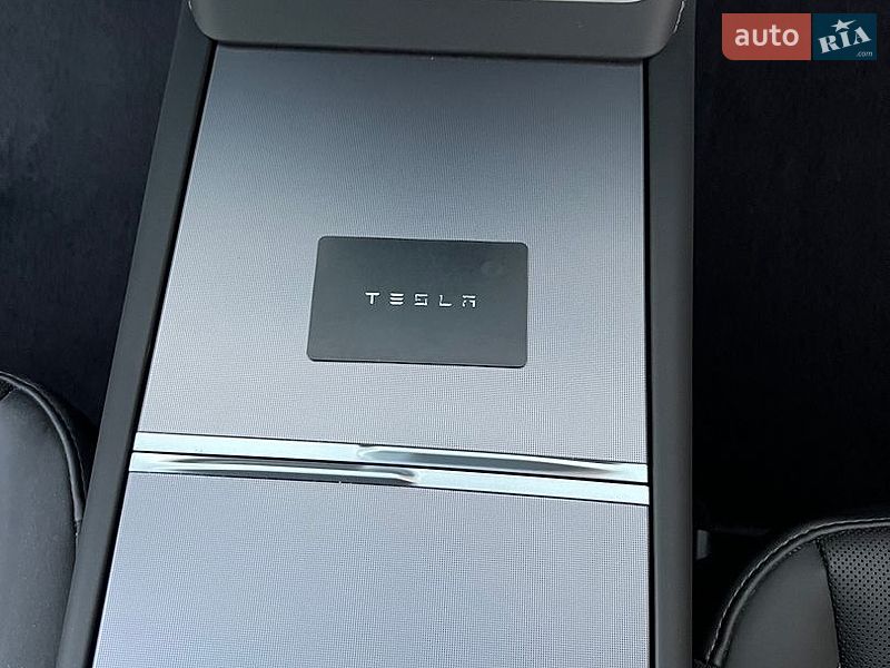 Позашляховик / Кросовер Tesla Model Y 2025 в Валках