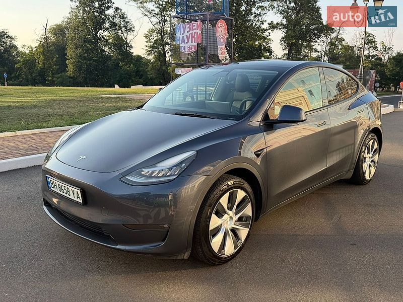 Tesla Model Y 2021