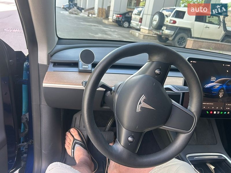 Внедорожник / Кроссовер Tesla Model Y 2023 в Киеве