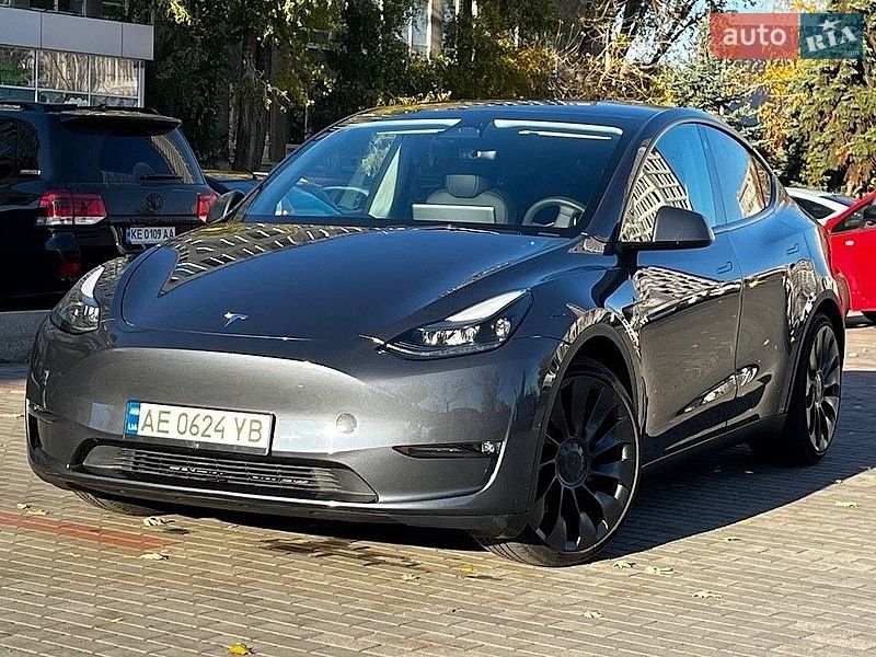 Позашляховик / Кросовер Tesla Model Y 2023 в Львові фото 2 Позашляховик / Кросовер Tesla Model Y 2023 в Львові
