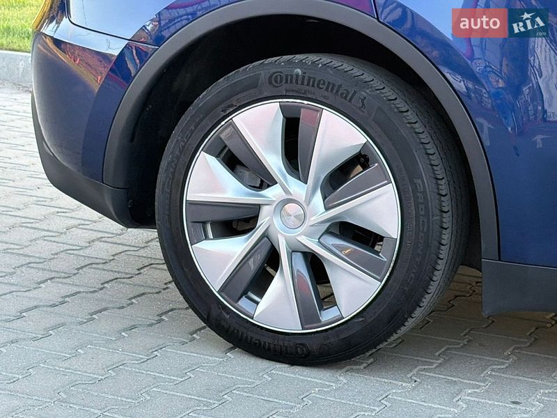 Позашляховик / Кросовер Tesla Model Y 2023 в Тернополі