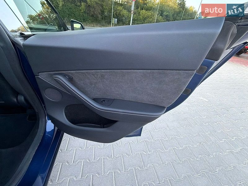 Позашляховик / Кросовер Tesla Model Y 2023 в Тернополі