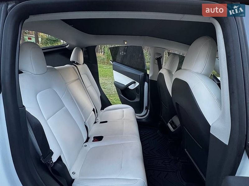 Позашляховик / Кросовер Tesla Model Y 2022 в Чернігові фото 23 Позашляховик / Кросовер Tesla Model Y 2022 в Чернігові