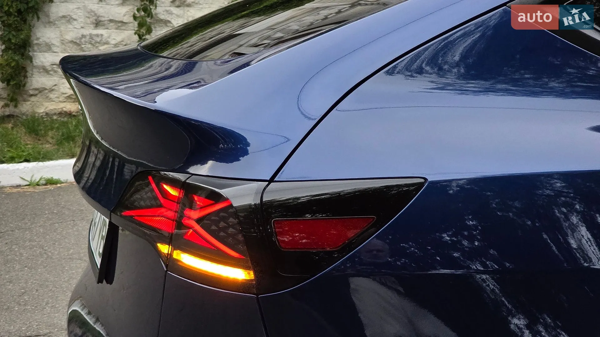 2024 Tesla Model Y - мініатюра 19