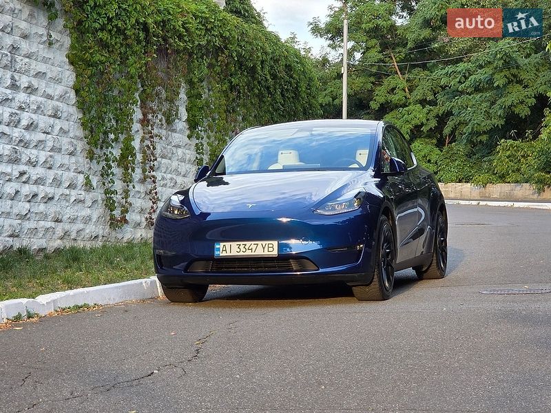 Внедорожник / Кроссовер Tesla Model Y 2024 в Киеве