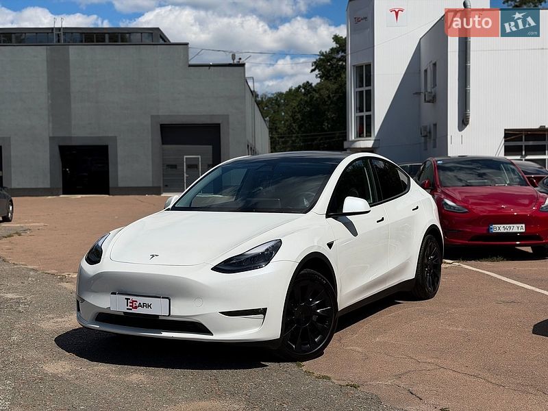 Внедорожник / Кроссовер Tesla Model Y 2024 в Киеве