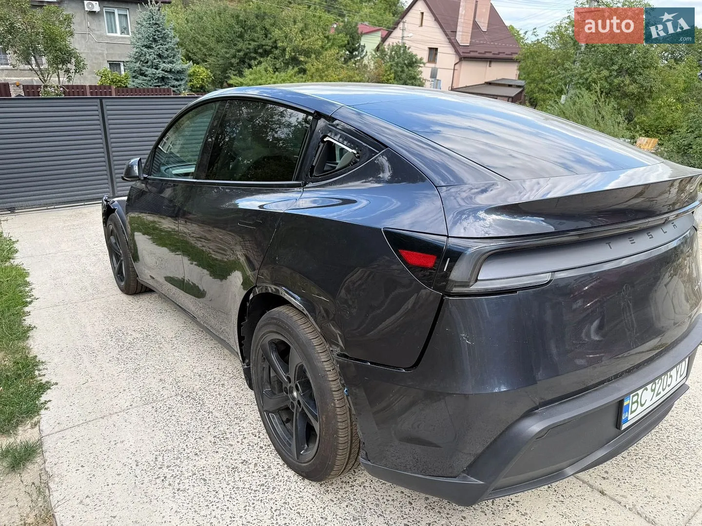 2025 Tesla Model Y - мініатюра 9