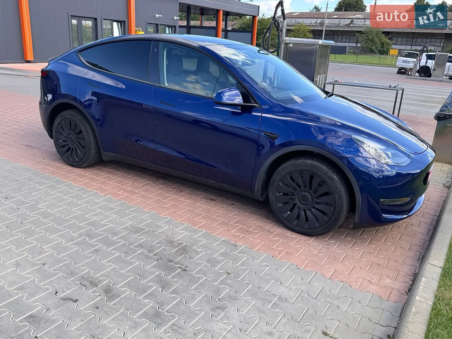 2022 Tesla Model Y - мініатюра 8