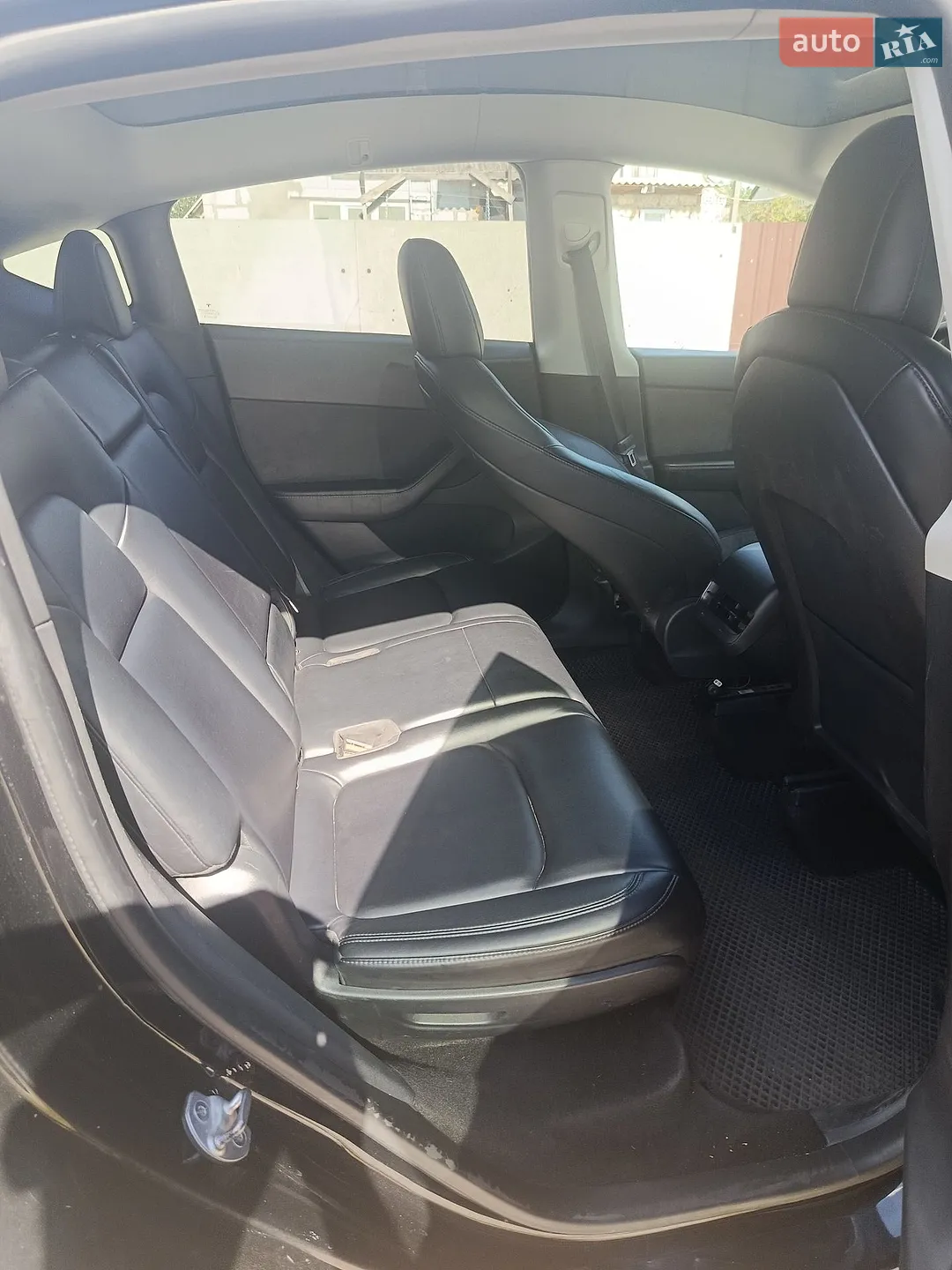 2021 Tesla Model Y - мініатюра 3