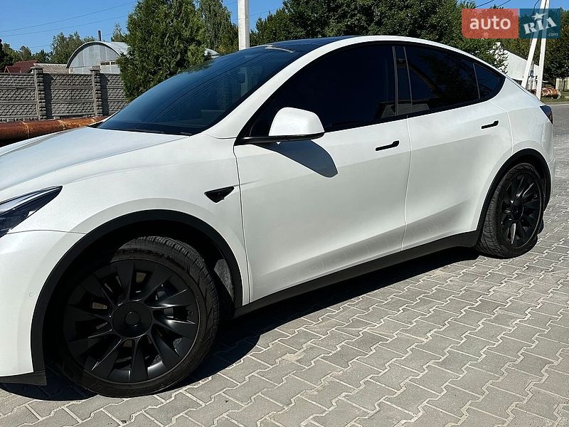 Внедорожник / Кроссовер Tesla Model Y 2021 в Львове
