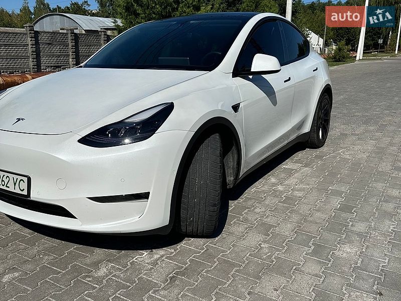 Внедорожник / Кроссовер Tesla Model Y 2021 в Львове
