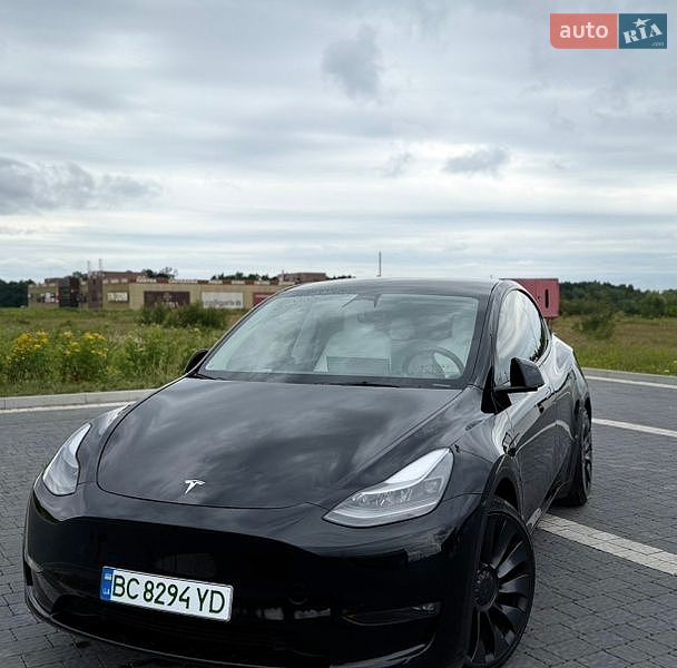 Внедорожник / Кроссовер Tesla Model Y 2023 в Львове