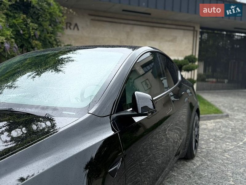 Внедорожник / Кроссовер Tesla Model Y 2023 в Львове