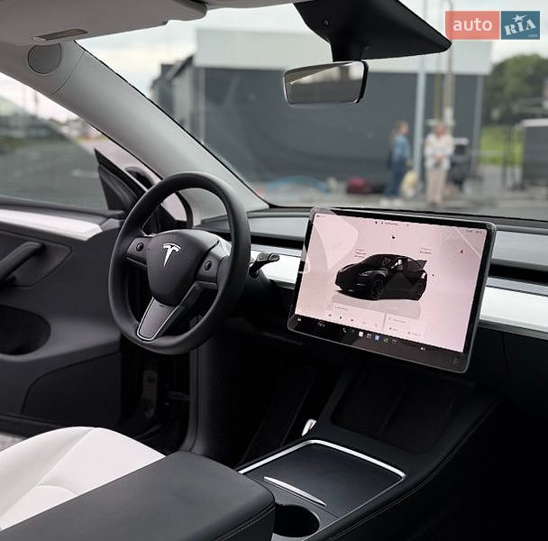 Внедорожник / Кроссовер Tesla Model Y 2023 в Львове