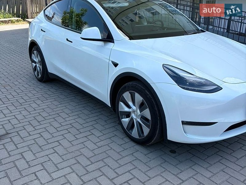 Позашляховик / Кросовер Tesla Model Y 2023 в Сокалі