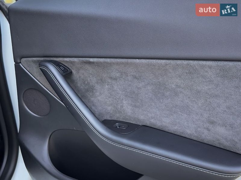 Позашляховик / Кросовер Tesla Model Y 2021 в Запоріжжі
