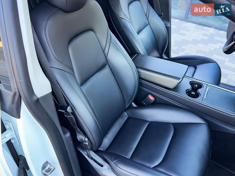 Позашляховик / Кросовер Tesla Model Y 2021 в Запоріжжі