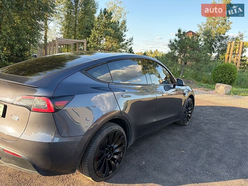 Позашляховик / Кросовер Tesla Model Y 2021 в Києві