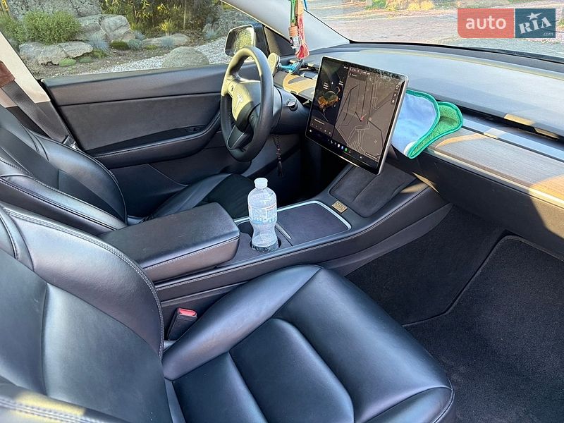Позашляховик / Кросовер Tesla Model Y 2021 в Києві