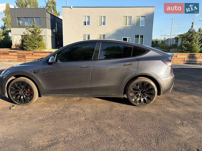 Позашляховик / Кросовер Tesla Model Y 2021 в Києві