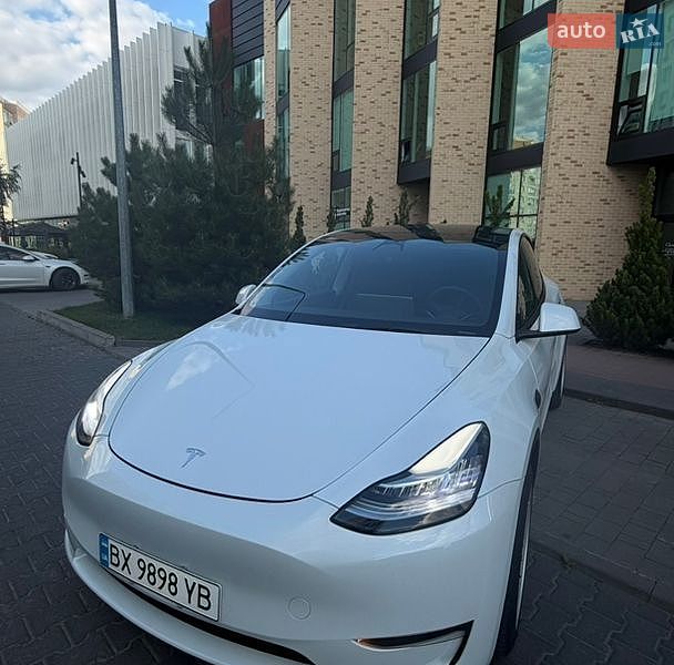 Tesla Model Y 2022