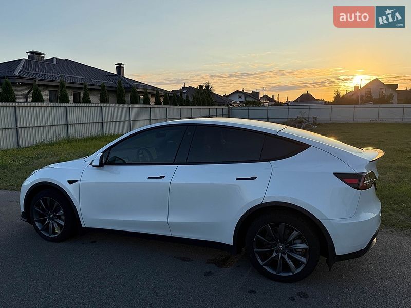 Позашляховик / Кросовер Tesla Model Y 2021 в Києві