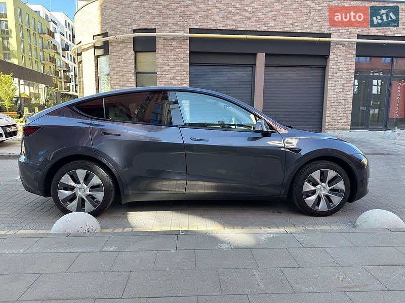 Внедорожник / Кроссовер Tesla Model Y 2024 в Львове