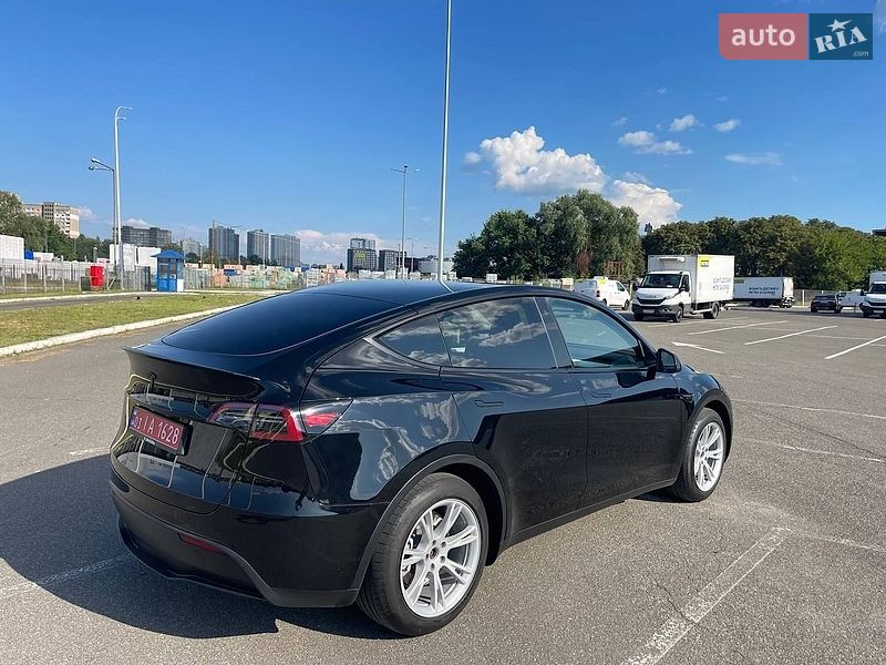Позашляховик / Кросовер Tesla Model Y 2023 в Києві