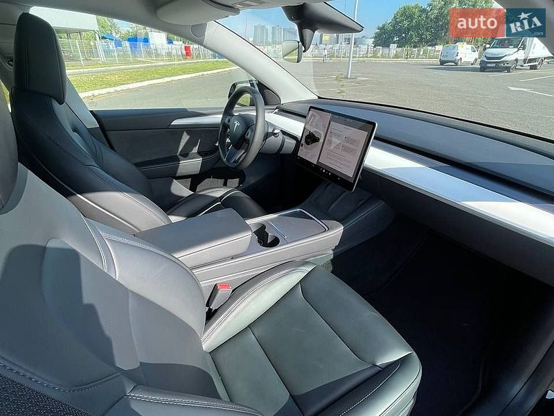 Позашляховик / Кросовер Tesla Model Y 2023 в Києві