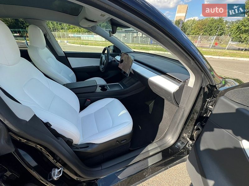 Позашляховик / Кросовер Tesla Model Y 2021 в Києві фото 14 Позашляховик / Кросовер Tesla Model Y 2021 в Києві