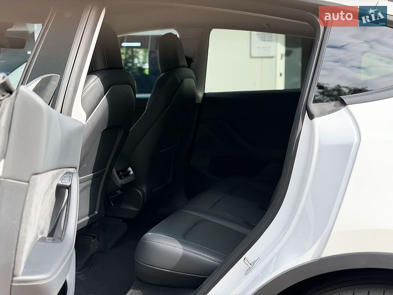 Внедорожник / Кроссовер Tesla Model Y 2022 в Киеве