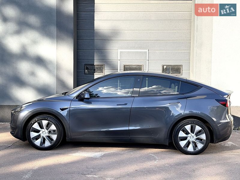 Внедорожник / Кроссовер Tesla Model Y 2022 в Киеве