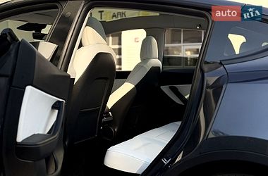 Внедорожник / Кроссовер Tesla Model Y 2022 в Киеве