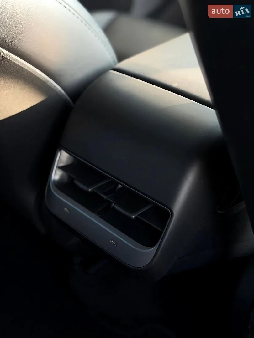 2023 Tesla Model Y - мініатюра 18