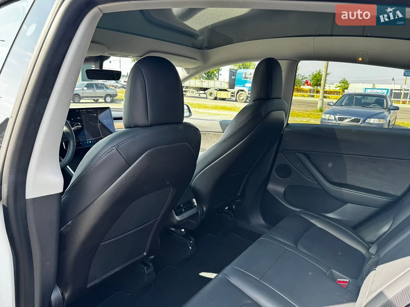 2020 Tesla Model Y - мініатюра 10